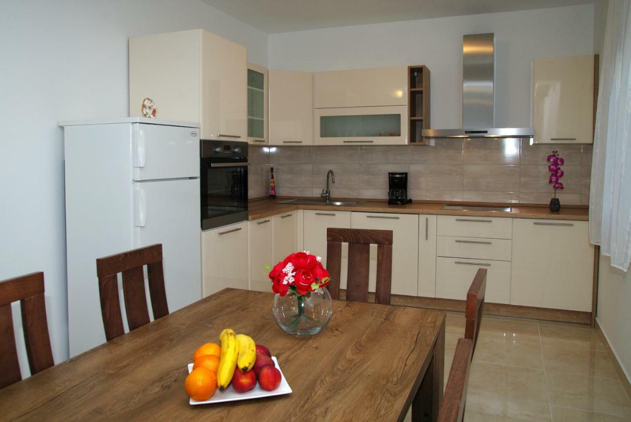 Holiday Home Luka زادار المظهر الخارجي الصورة