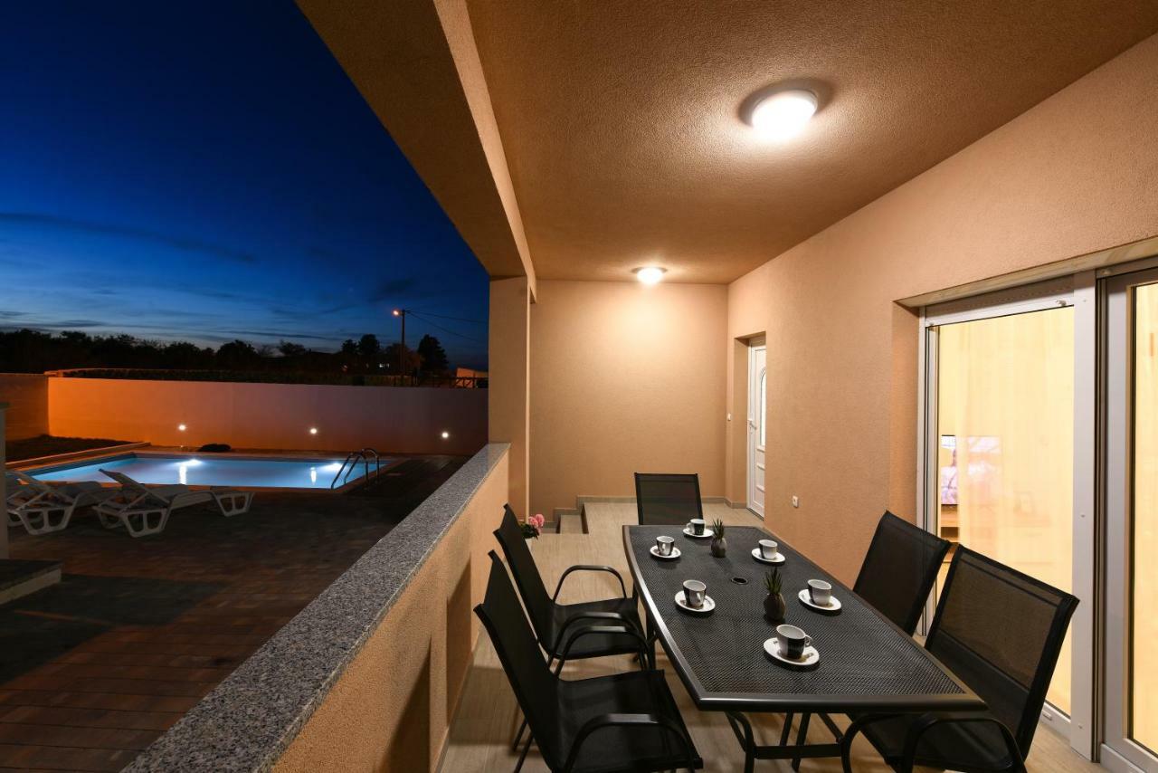 Holiday Home Luka زادار المظهر الخارجي الصورة