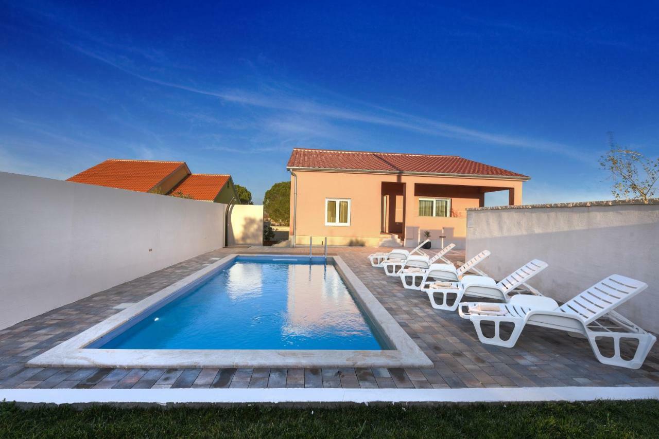 Holiday Home Luka زادار المظهر الخارجي الصورة