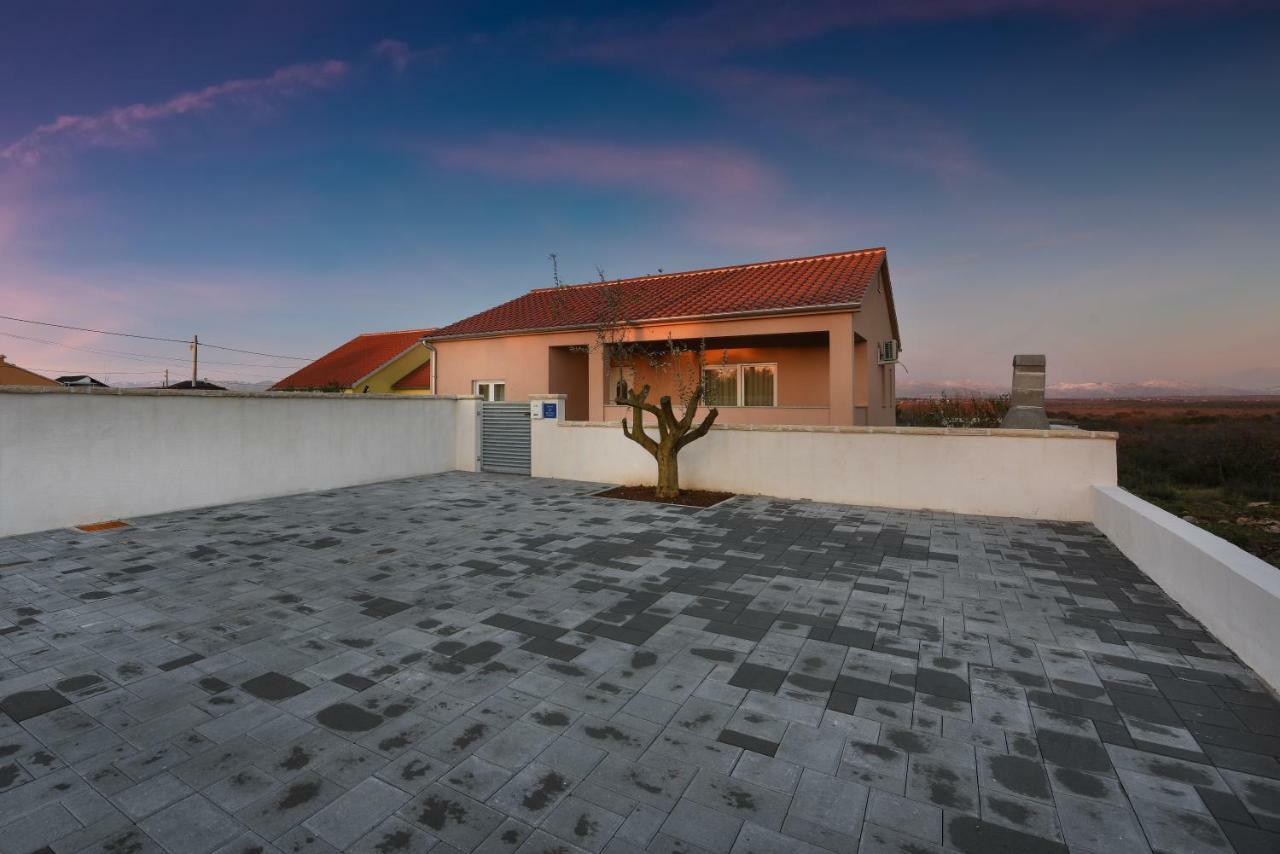 Holiday Home Luka زادار المظهر الخارجي الصورة