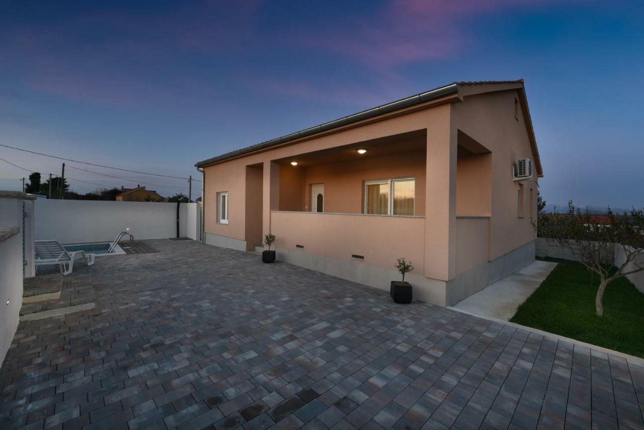 Holiday Home Luka زادار المظهر الخارجي الصورة