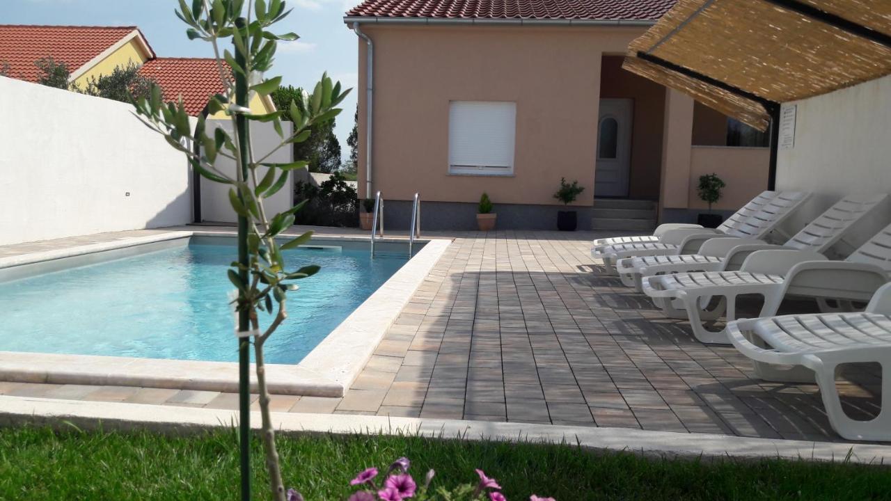Holiday Home Luka زادار المظهر الخارجي الصورة